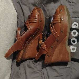 Report Brown Leather Women's Sandals